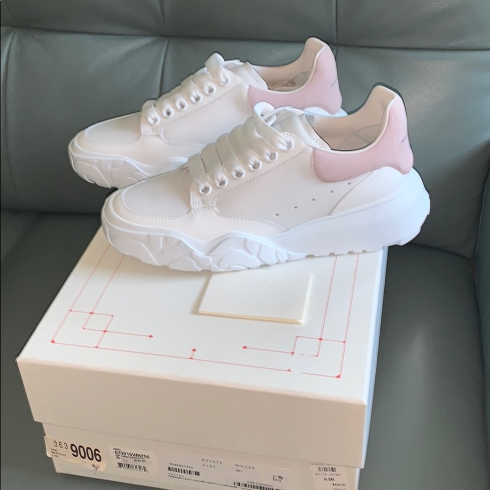 Alexander McQueen  Oversized Sneakers - Picture 3 of 10